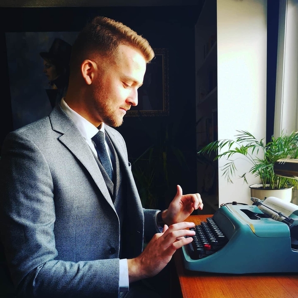 Meet your Posher, Geordie - Picture 1 of 1